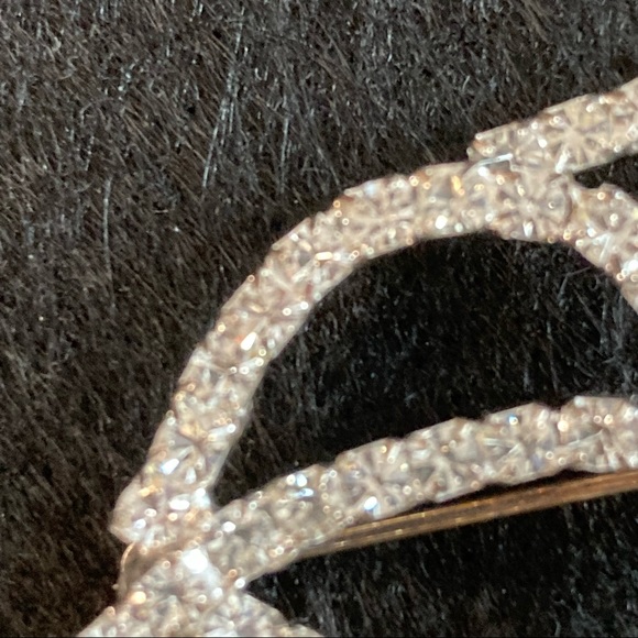 Crystal leaf brooch - Picture 3 of 5